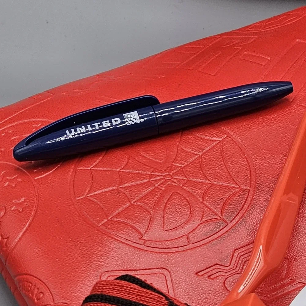 United Airlines Polaris Spiderman Amenity Travel Bag Red Marvel Comics unused - Picture 9 of 13